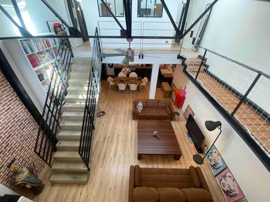 Rare ! Loft Atypique Centre-ville Parking Jardin * Reims