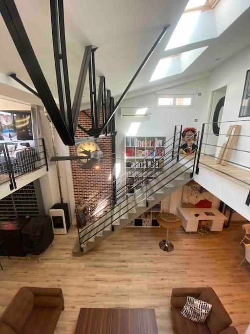 Rare ! Loft Atypique Centre-ville Parking Jardin Holiday home Reims