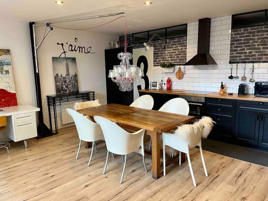 Holiday home Rare ! Loft Atypique Centre-ville Parking Jardin Reims